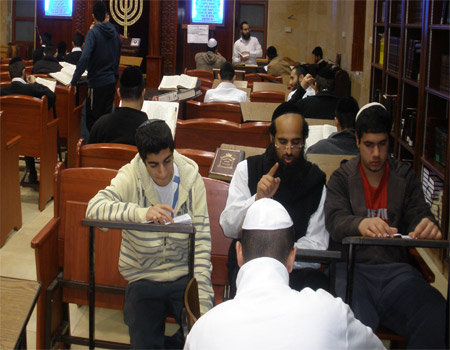 אברך מלמד בחורים חדשים